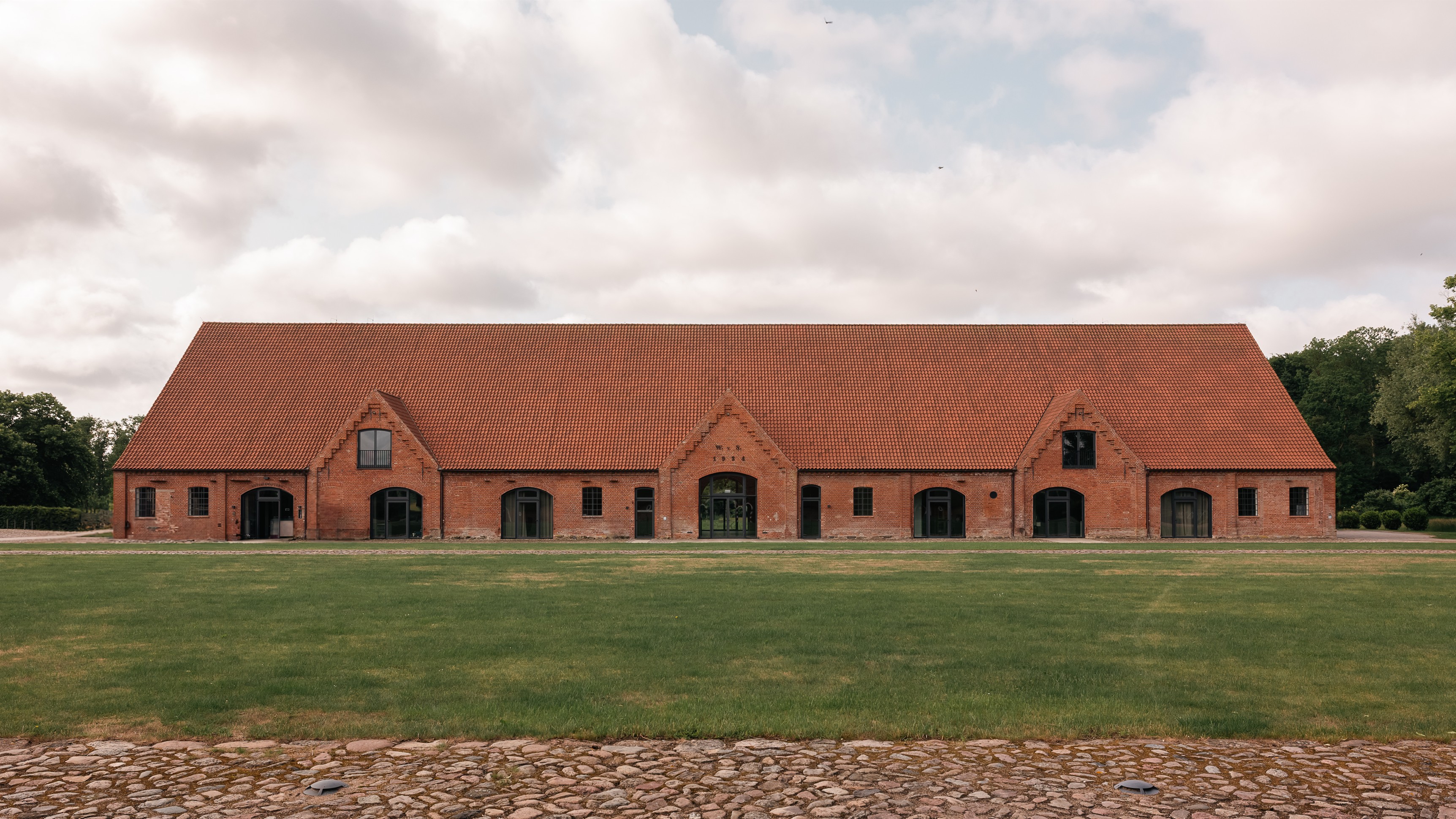 Architectural photography still one